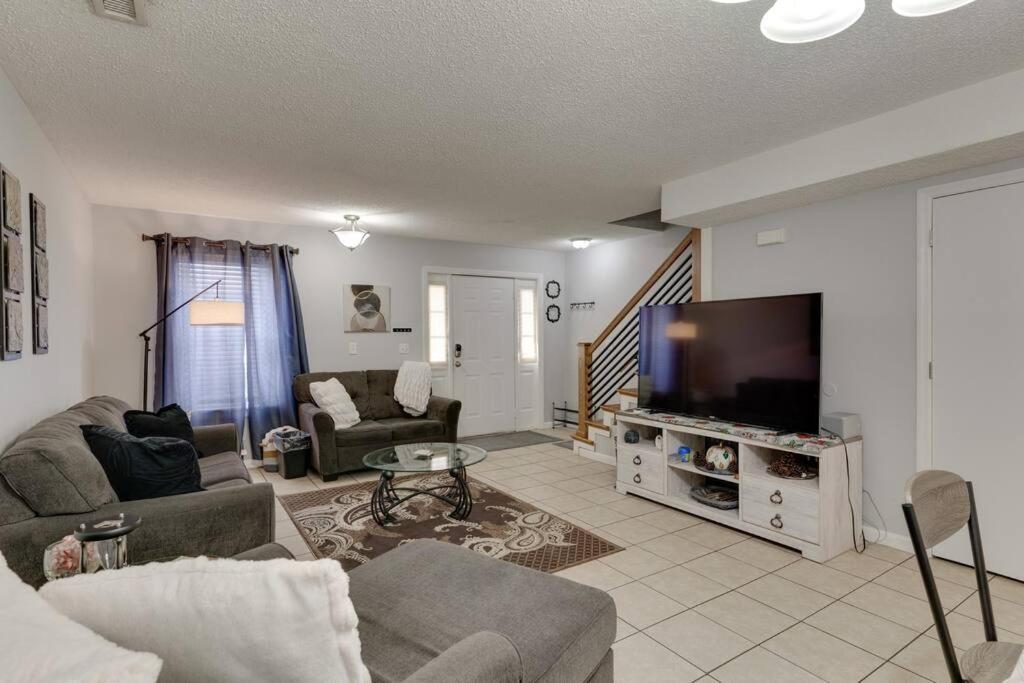 Lovely 2 Bdr Condo With Balcony 2M To Broadway แนชวิลล์ ภายนอก รูปภาพ